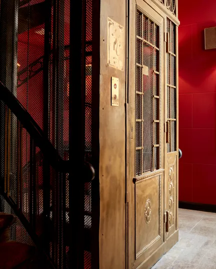 002 Provocateur Elevator